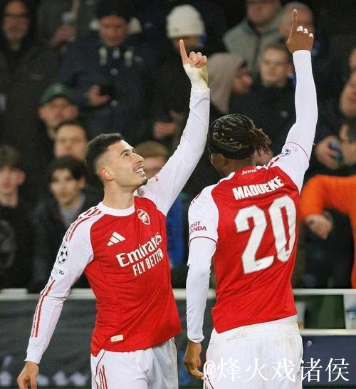 曼城险胜皇马2-1，阿森纳豪取六连胜领跑足坛